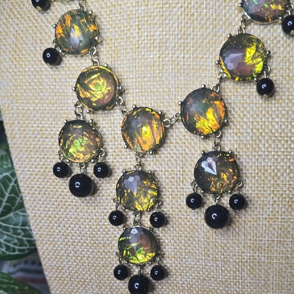 1 Multicolored Circle w/ Blk Beads & 1 Black Beaded W/ Gold Tone Necklaces - Picture 10 of 11